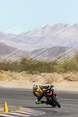 media/Nov-16-2025-Race Pace (Sun) [[8c5fa54630]]/Non Verified Riders (1st 20 Minutes)/2-Turn 10 (1010am)/